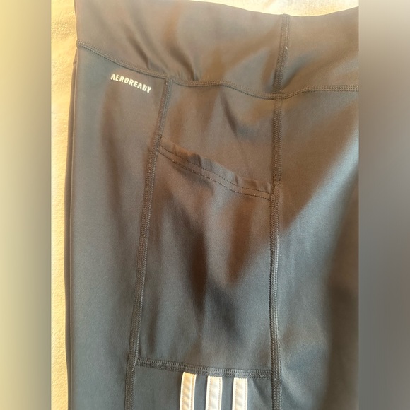 NWOT Adidas AeroReady women’s medium 3 stripe black leggings. - Picture 7 of 9
